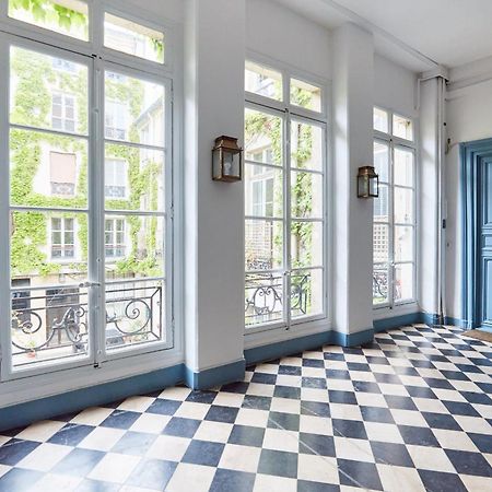 Place Des Vosges - 1Br With Balcony - Cityapartmentstay Paris Exteriör bild