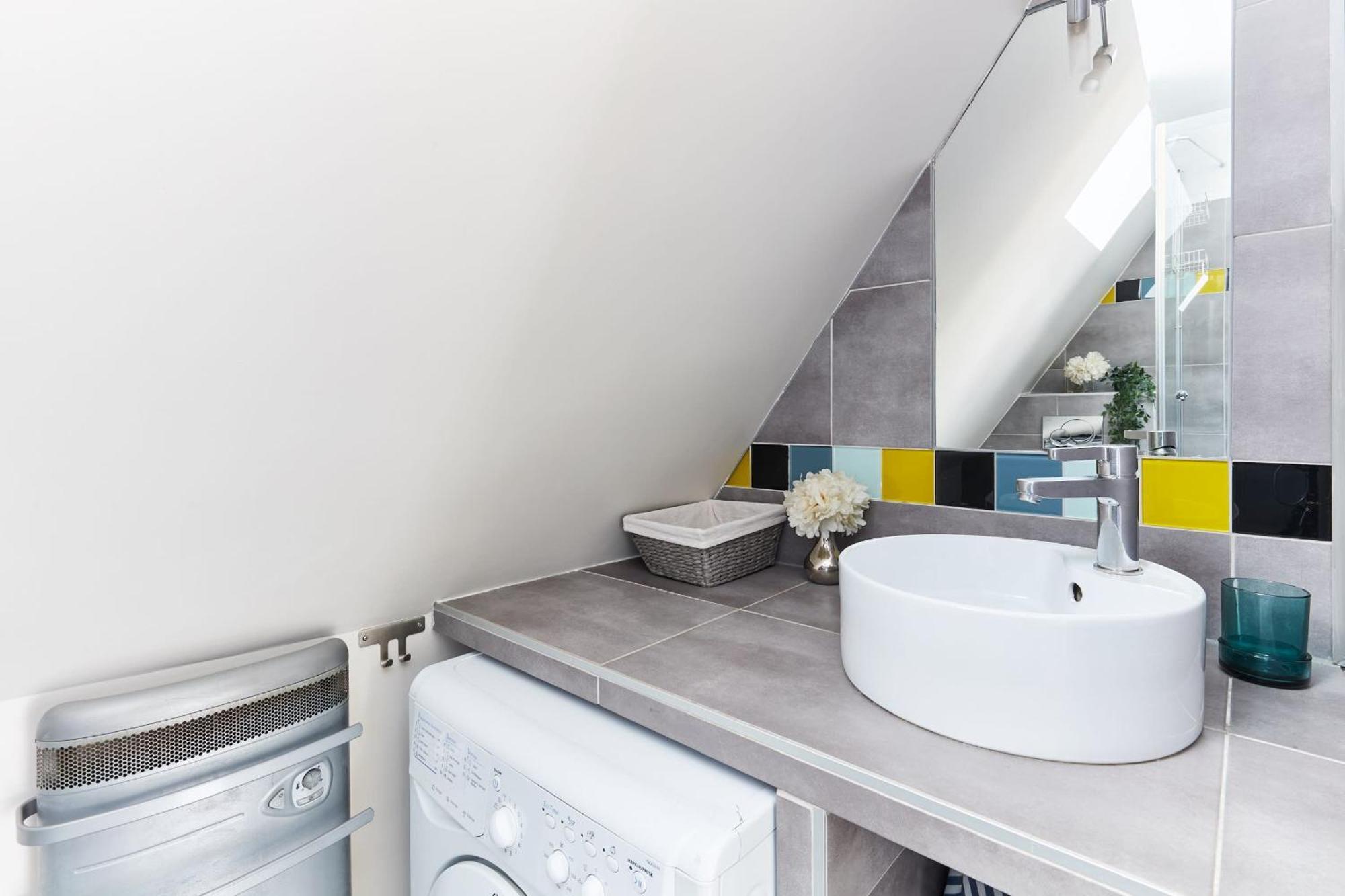 Place Des Vosges - 1Br With Balcony - Cityapartmentstay Paris Exteriör bild