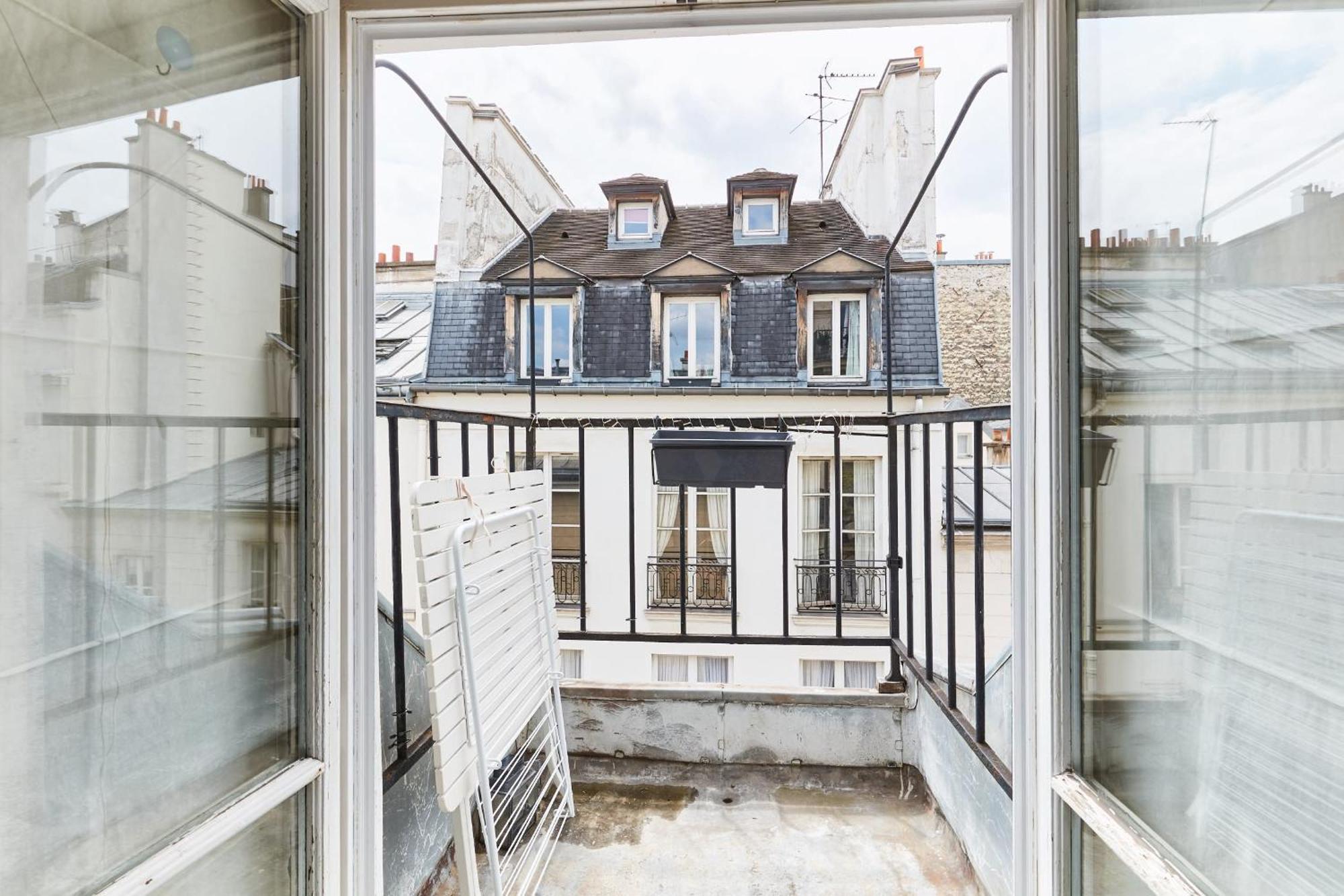 Place Des Vosges - 1Br With Balcony - Cityapartmentstay Paris Exteriör bild