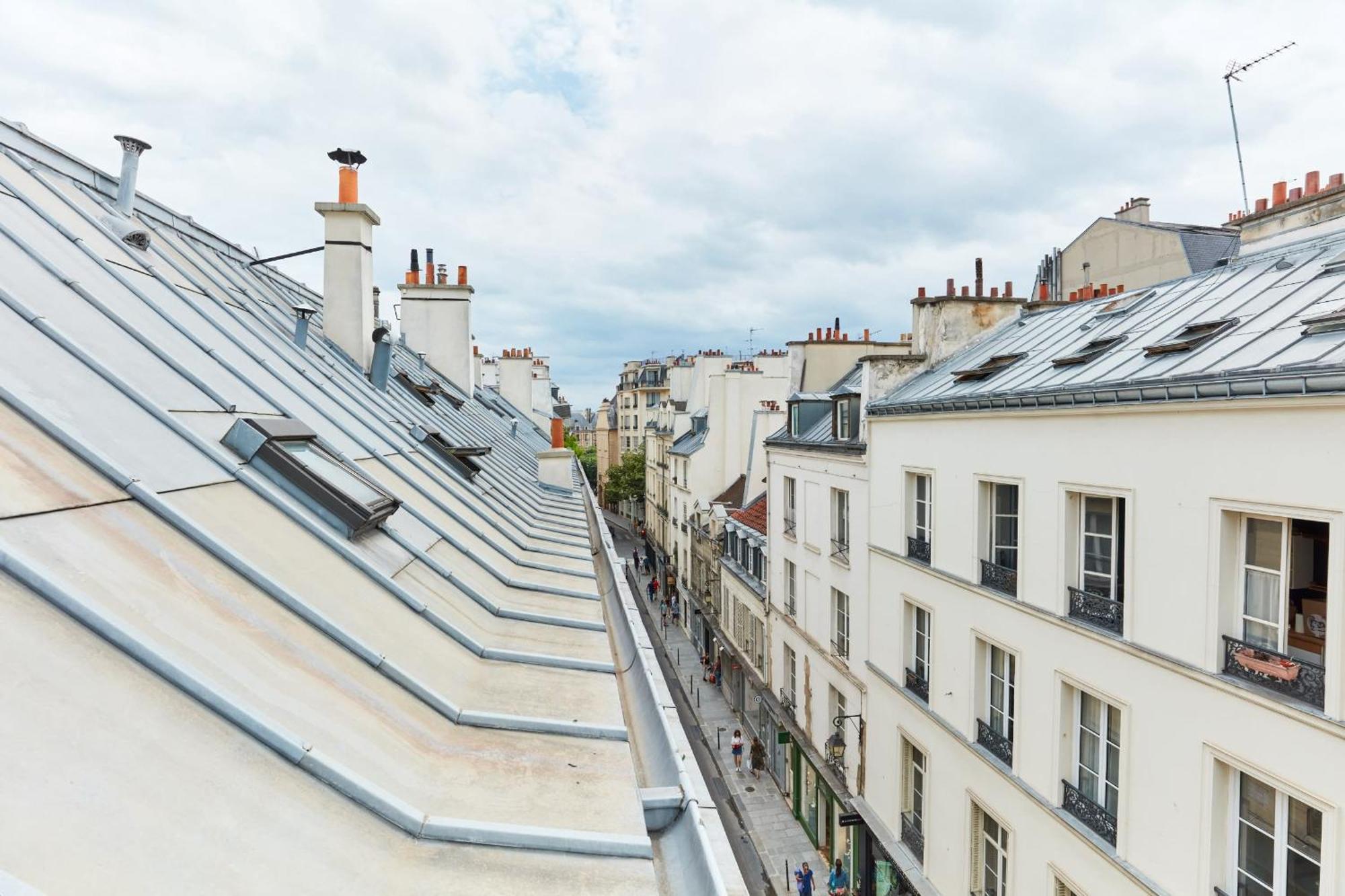 Place Des Vosges - 1Br With Balcony - Cityapartmentstay Paris Exteriör bild